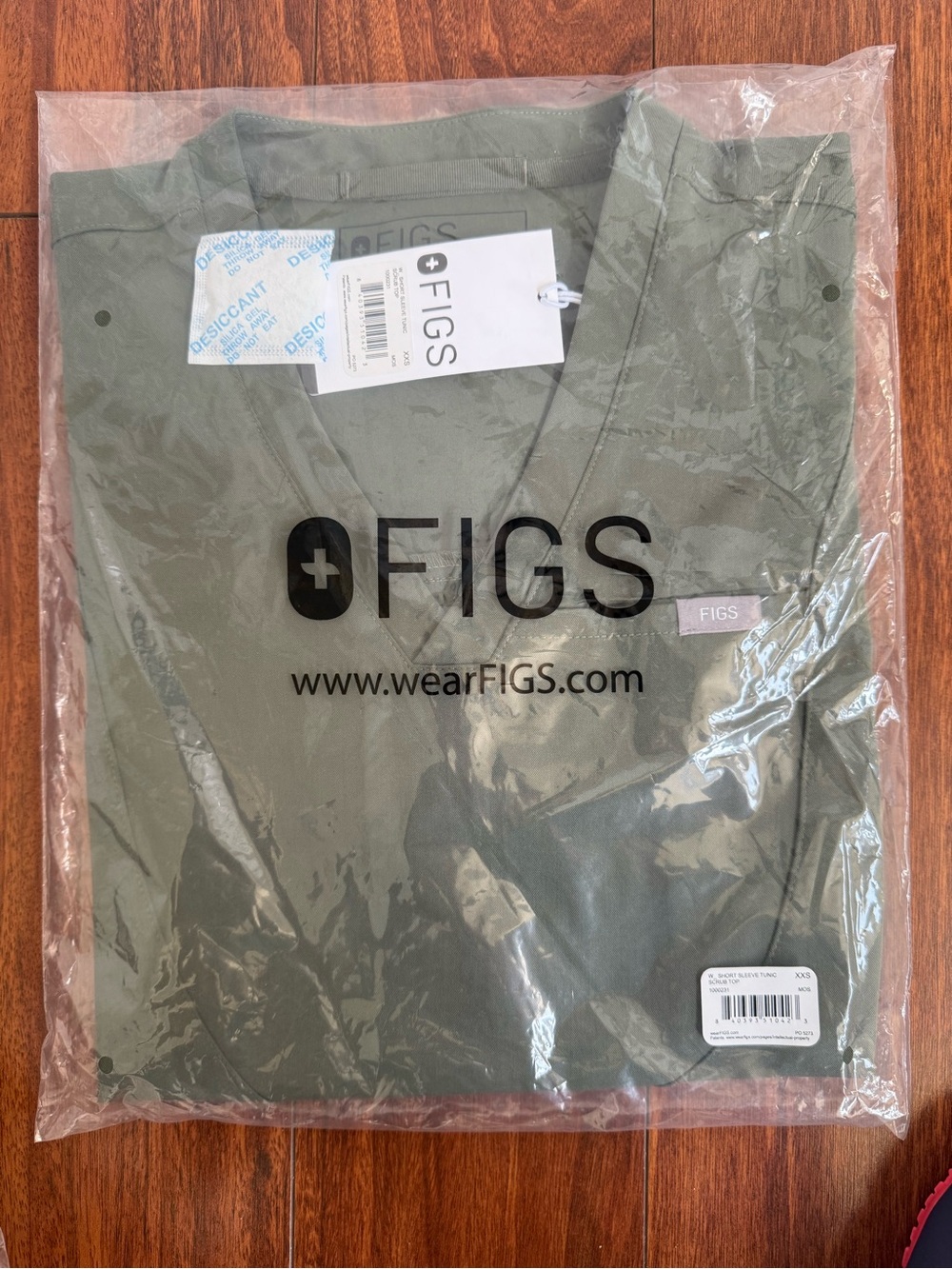 Figs Women’s V-Neck Scrub Top in Olive